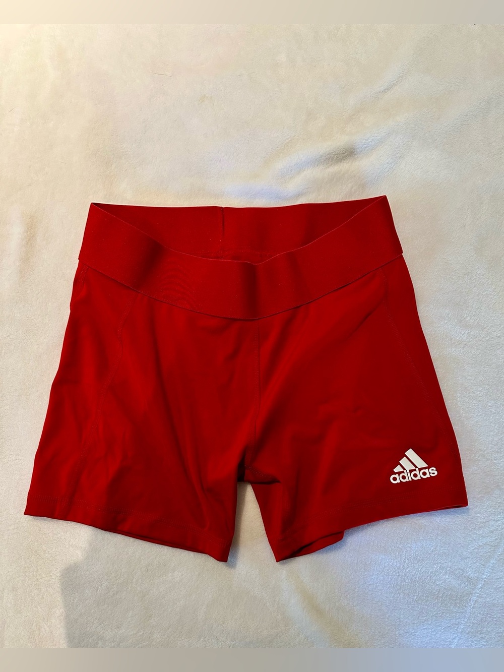 Adidas - women’s M - volleyball shorts - red
